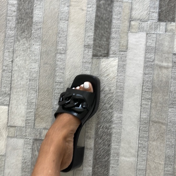 Black Jelly’s w/Chain Sandals - Picture 4 of 5